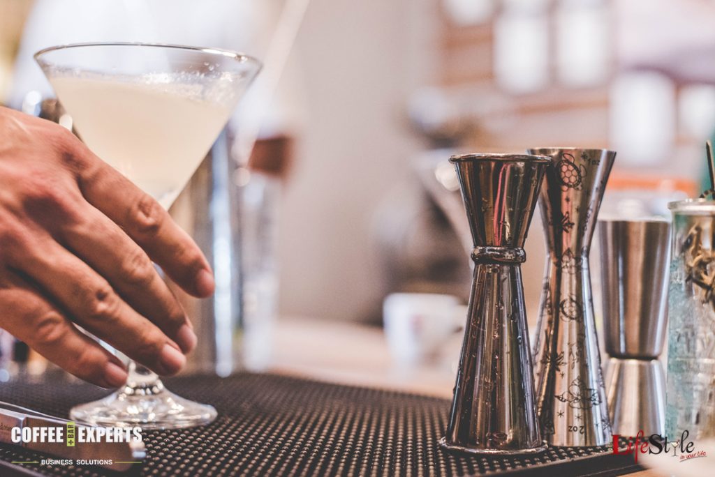 Coffee & Bar Experts: Το Cocktail είναι στο επίκεντρο