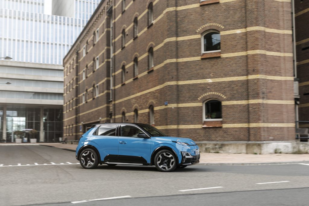 Το νέο ηλεκτρικό Nissan MICRA έρχεται: η έκτη γενιά ενός θρύλου 56 Το νέο ηλεκτρικό Nissan MICRA έρχεται: η έκτη γενιά ενός θρύλου