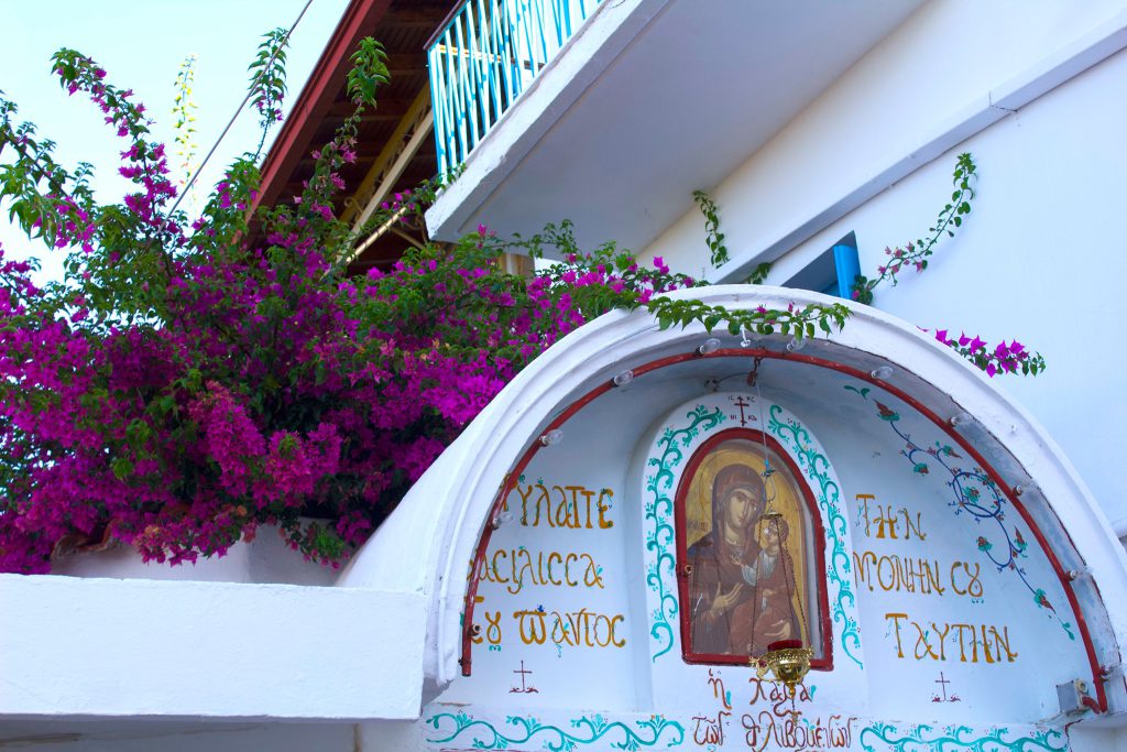 Αναστάσιμες ευχές απ το Local Cafe